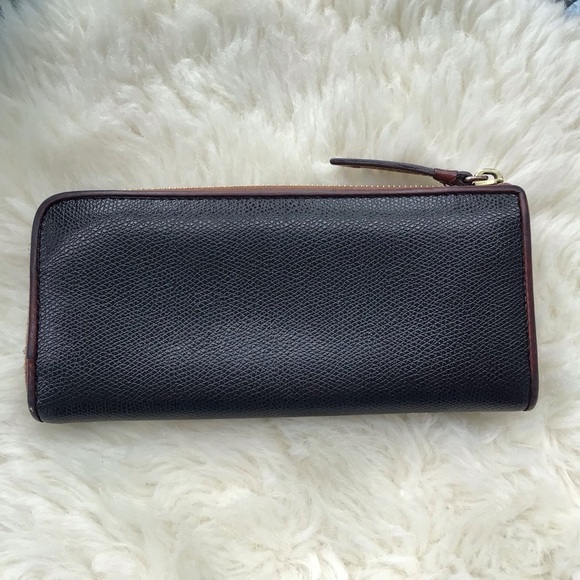 Dooney & Bourke All Weather Leather Long Zip Around Multi-compartment Clutch Bag - Picture 2 of 10